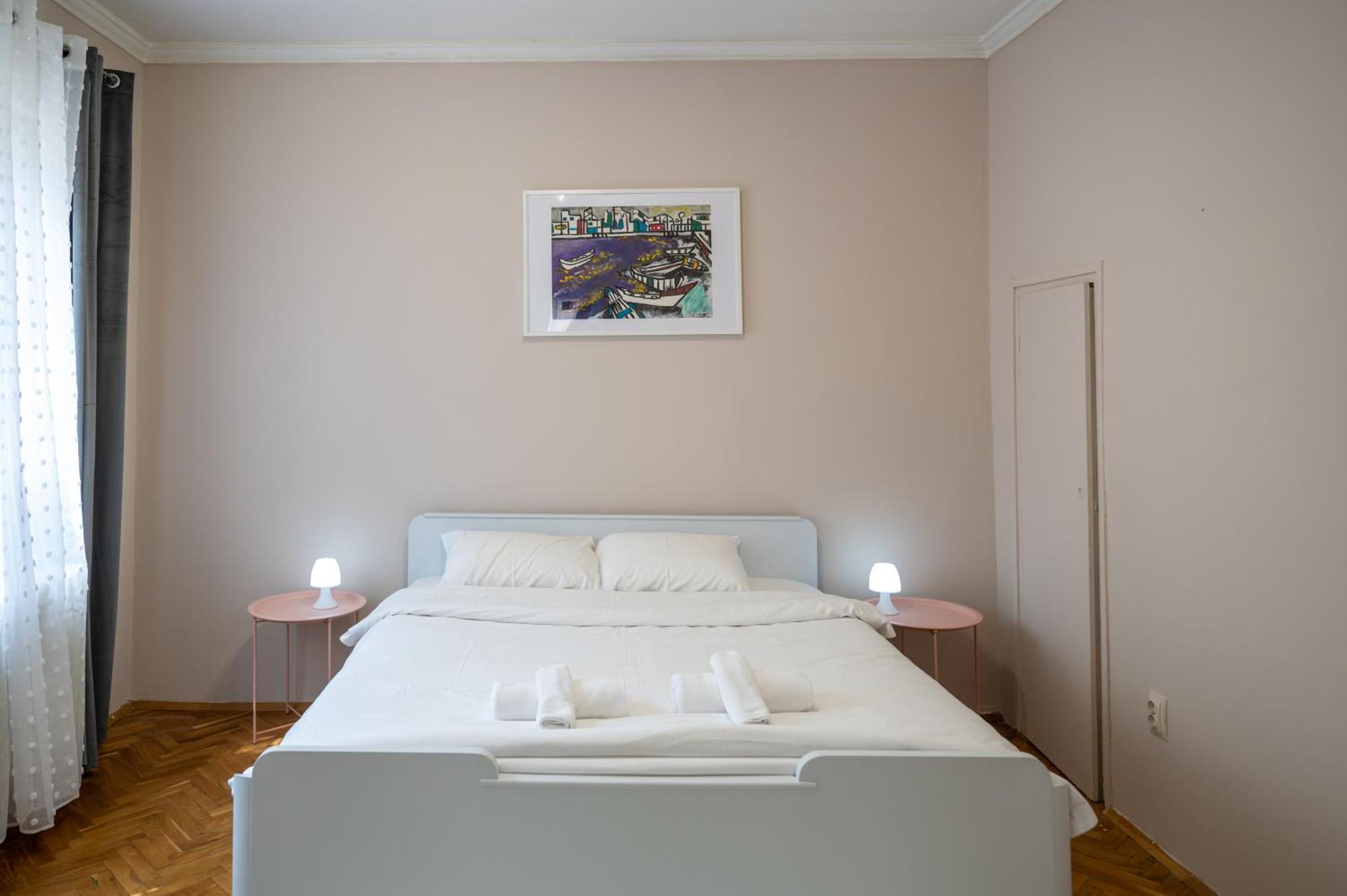 Beautiful Two-Bedroom Apartment In City Center Sofia Luaran gambar