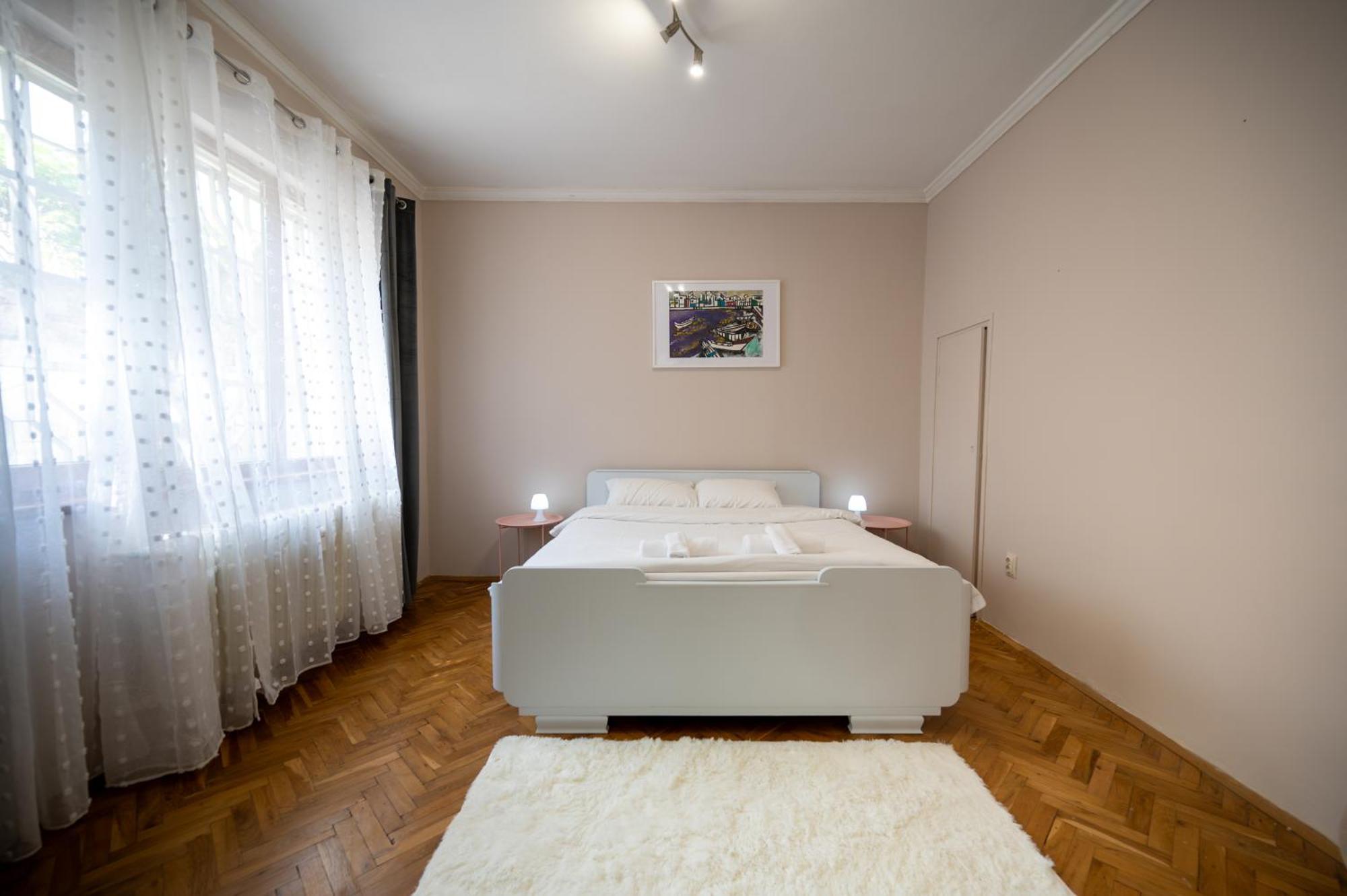 Beautiful Two-Bedroom Apartment In City Center Sofia Luaran gambar